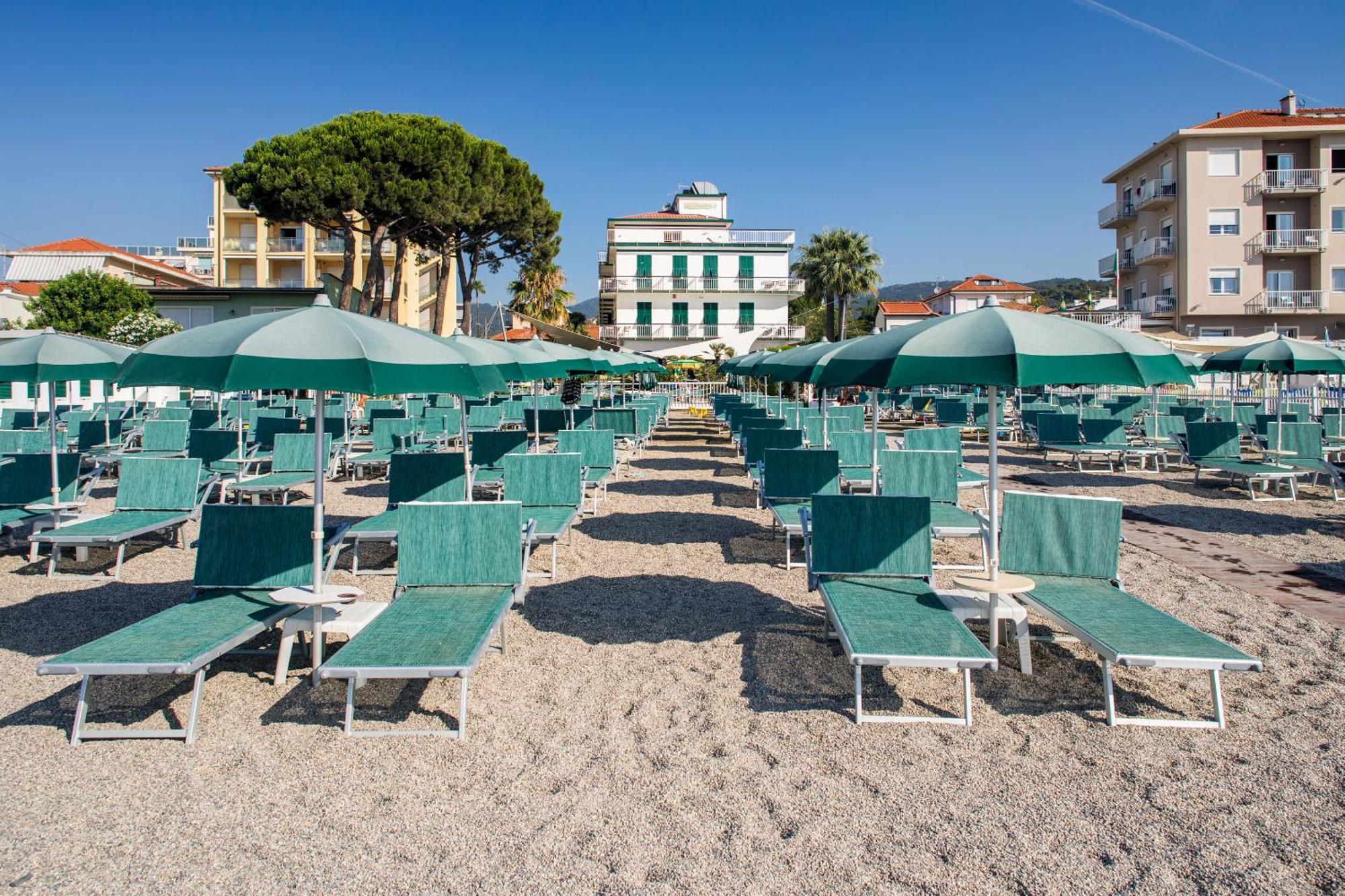 Hotel Gabriella Diano Marina Exterior foto